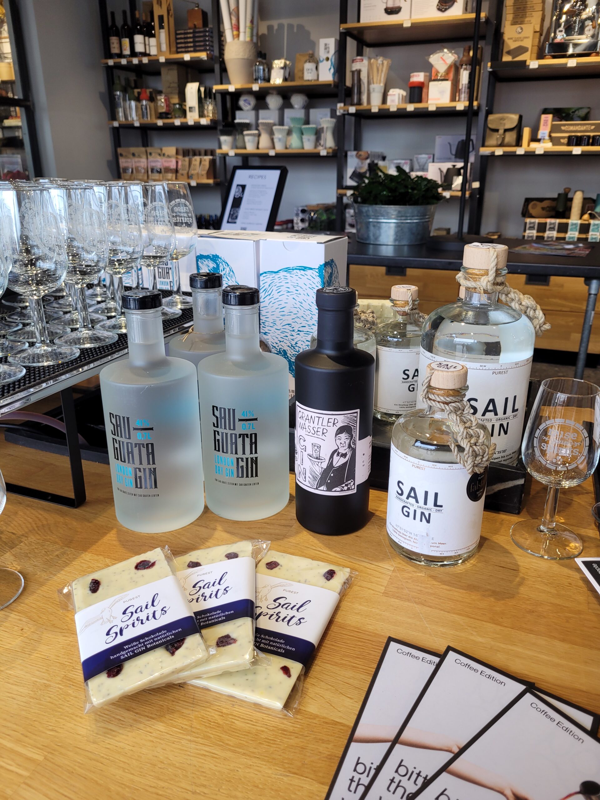 Gin kann bestens als Zutat zum Grillen eingesetzt werden. Hier im Relish des Cheesburgers in der Weber Grill Akademie